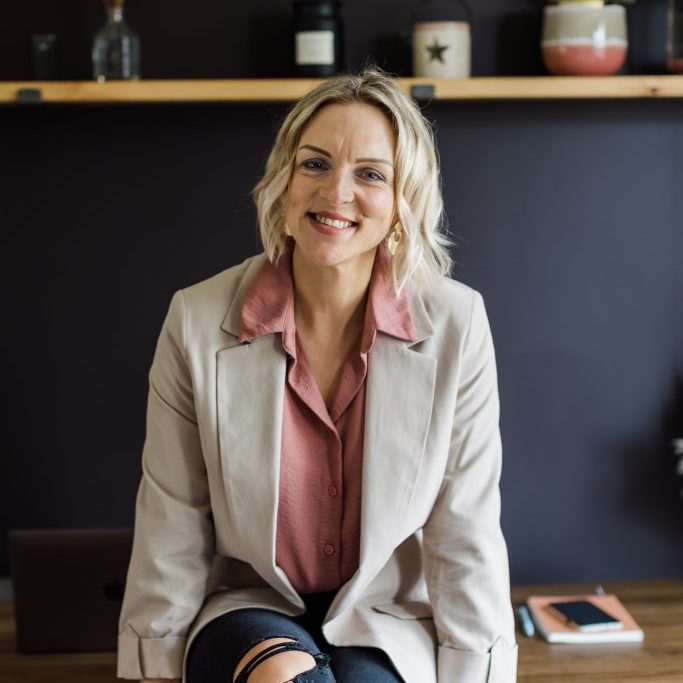 how to work with a virtual assistant